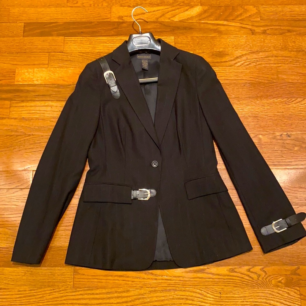 BANANA REPUBLIC - WOMENS BLACK BLAZER - Made in Italy - Stunning!